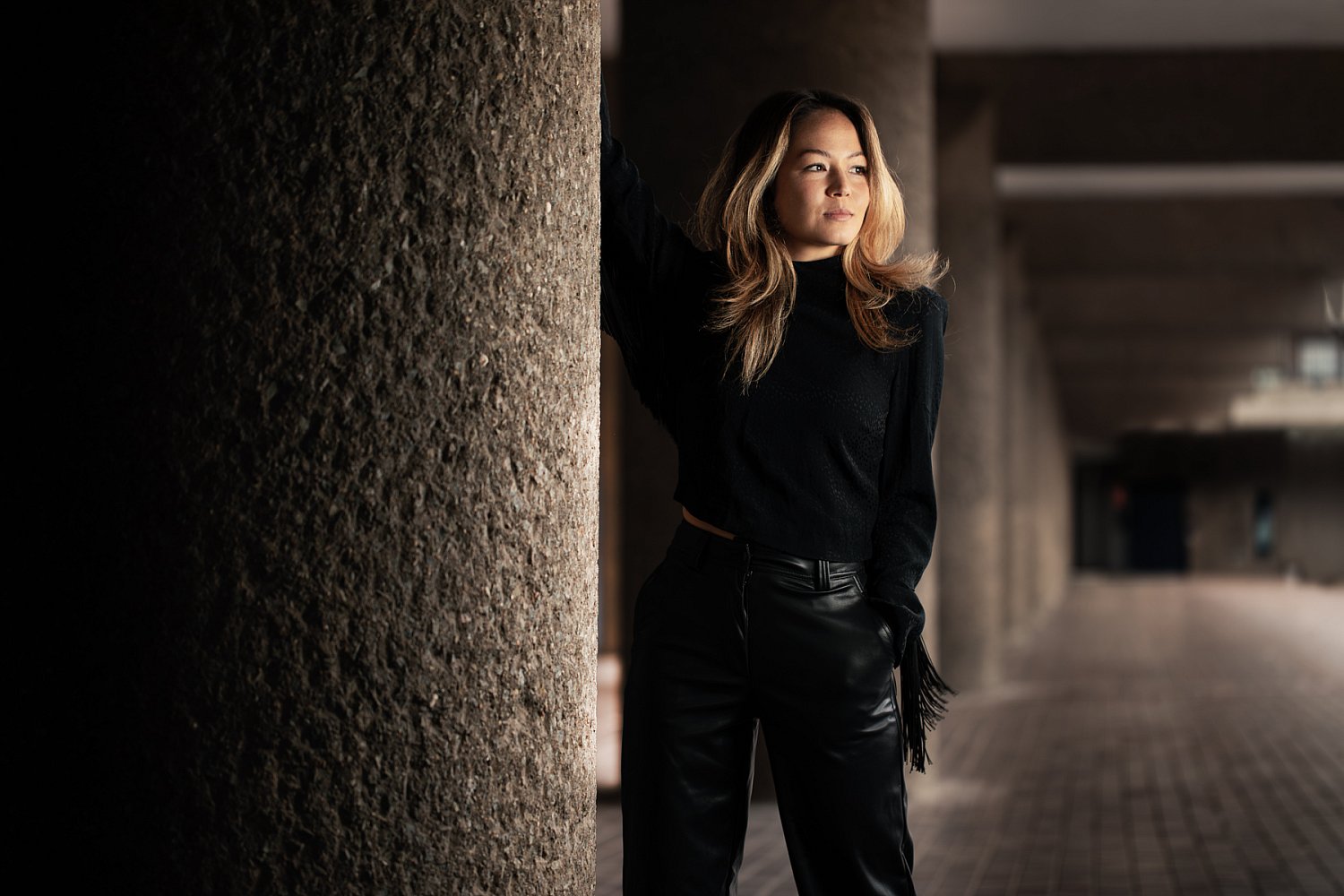 Concrete Echoes: Composer Emily Lim immersed in the Brutalist Beauty of the Barbican