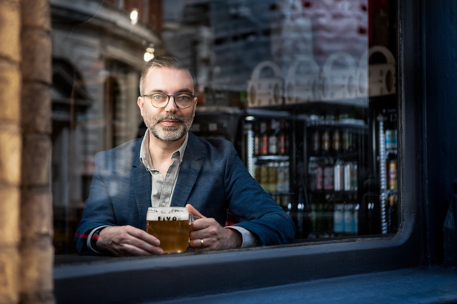 author-photography-london-photographer-mat-smith-anthony-gladman-beer.jpg